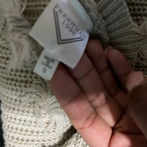 Cream vintage knit sweater. #cottagecore
#cutee #cheap